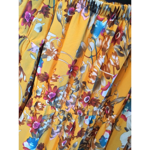 Off the Shoulder Boutique Dress - Picture 3 of 3